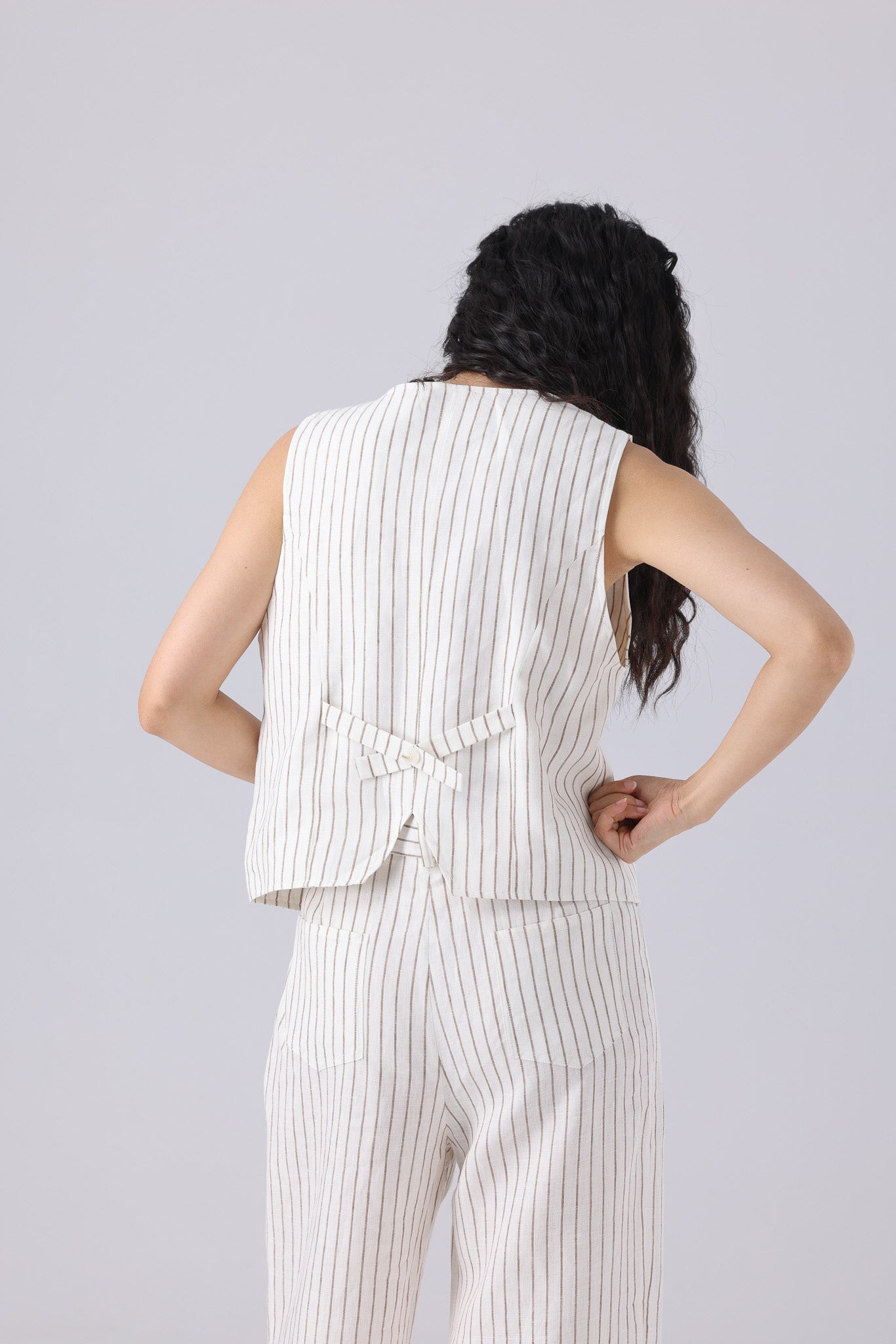 Dody Vest - White