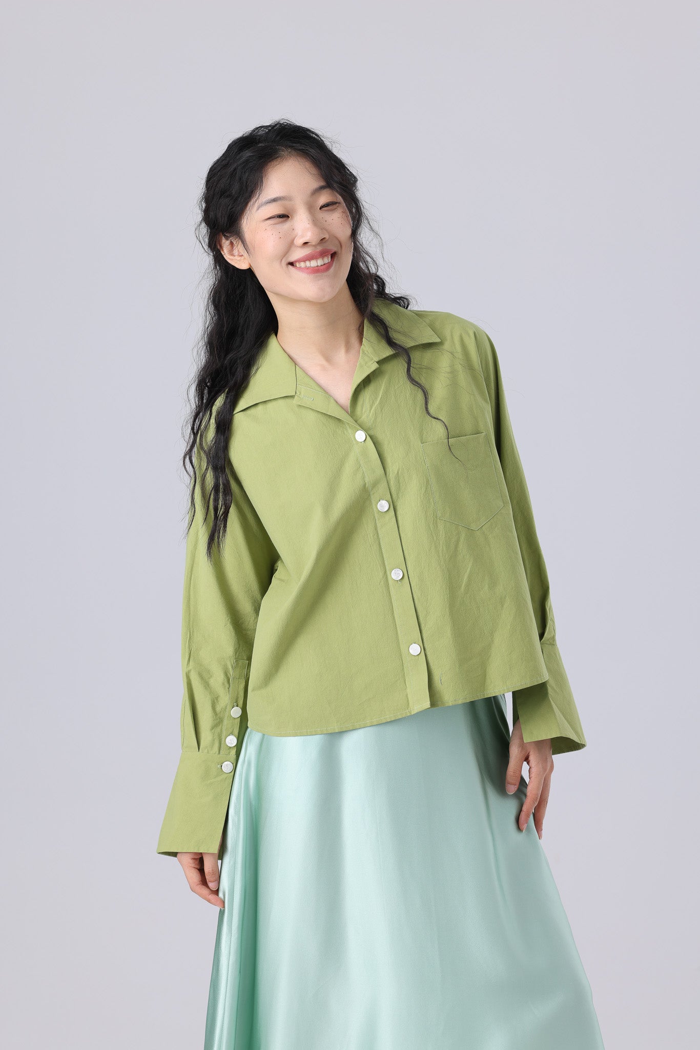 Mandy Shirt - Avocado