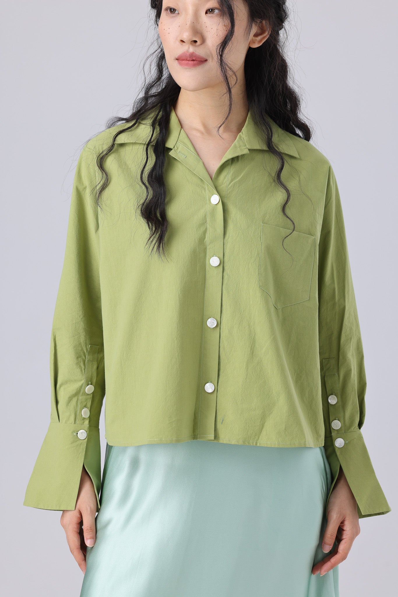 Mandy Shirt - Avocado