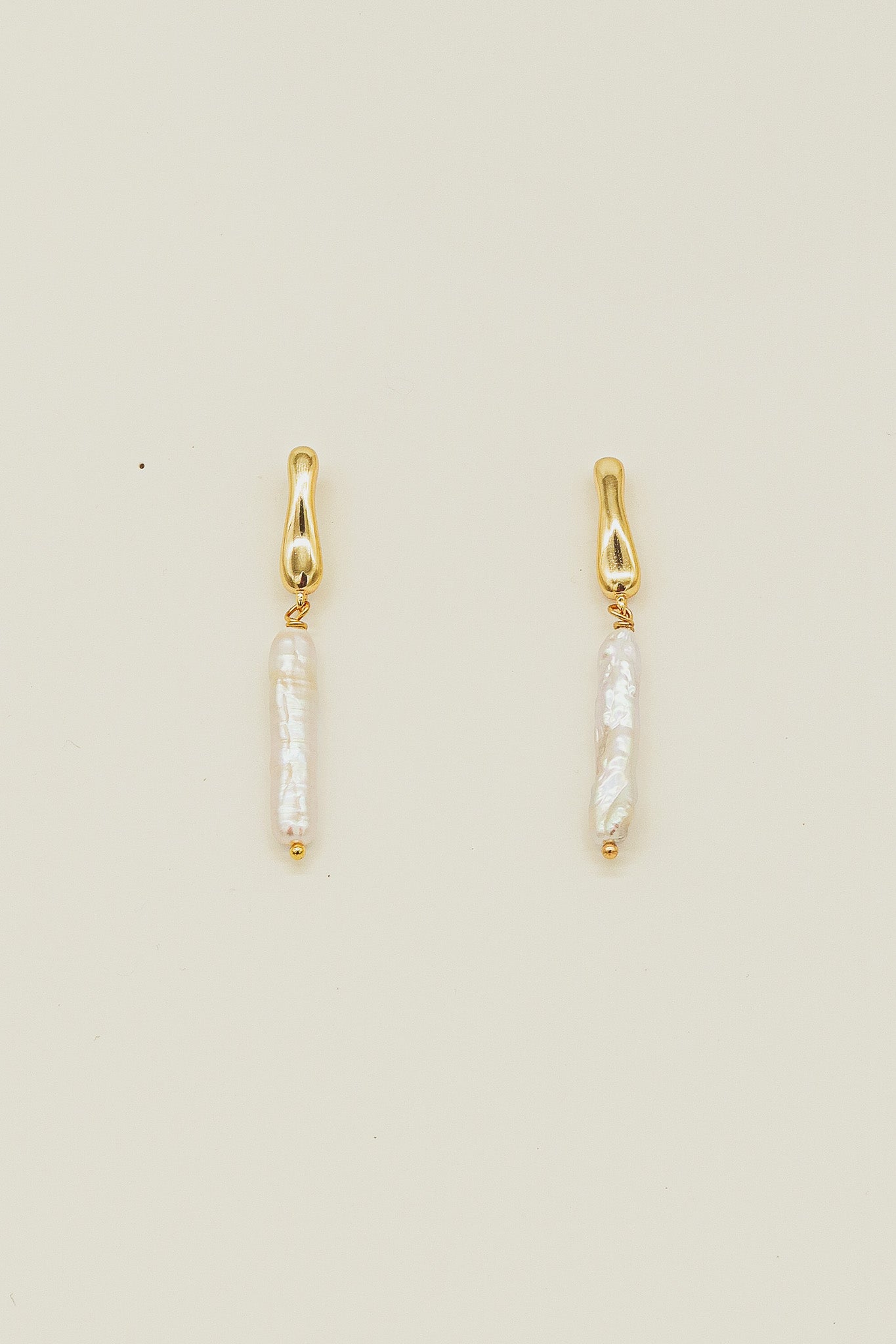Baroque Pearl One line drop Gold Earrings