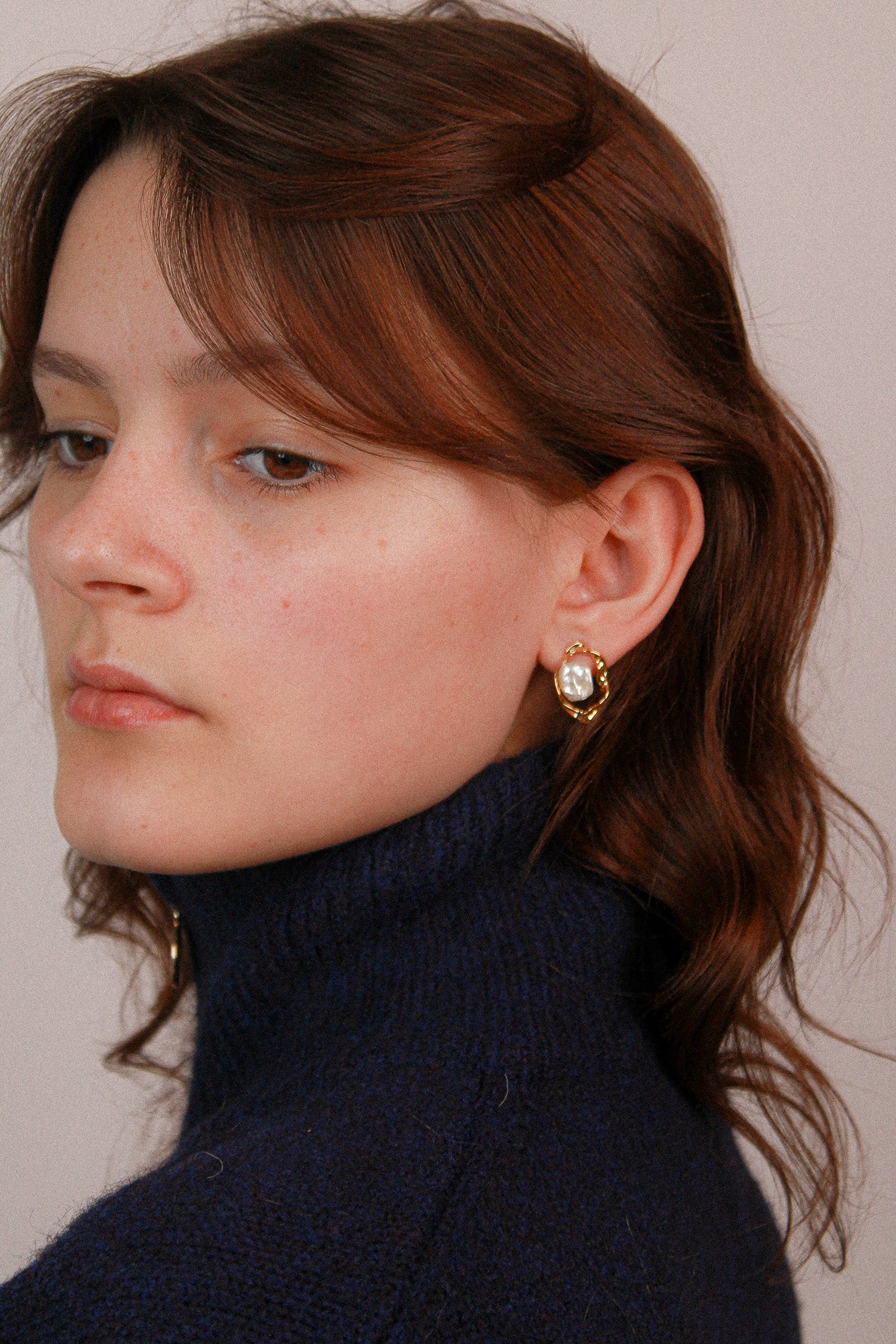 Baroque Pearl in the middle Gold Earrings