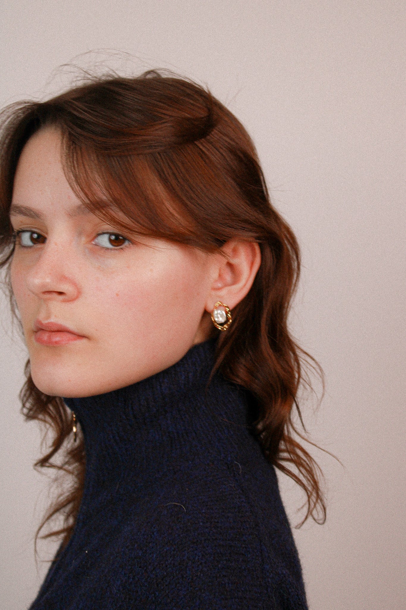 Baroque Pearl in the middle Gold Earrings