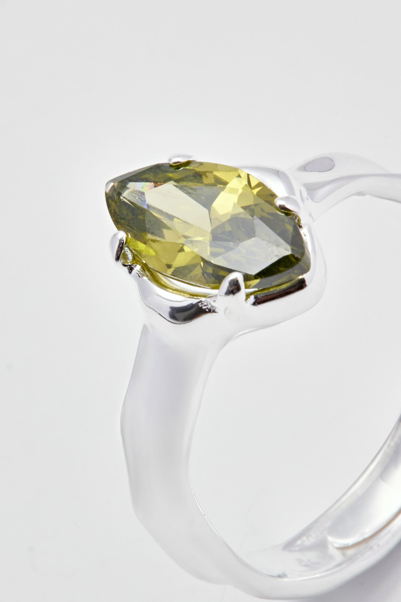 Sterling Olive Gem Oval Ring