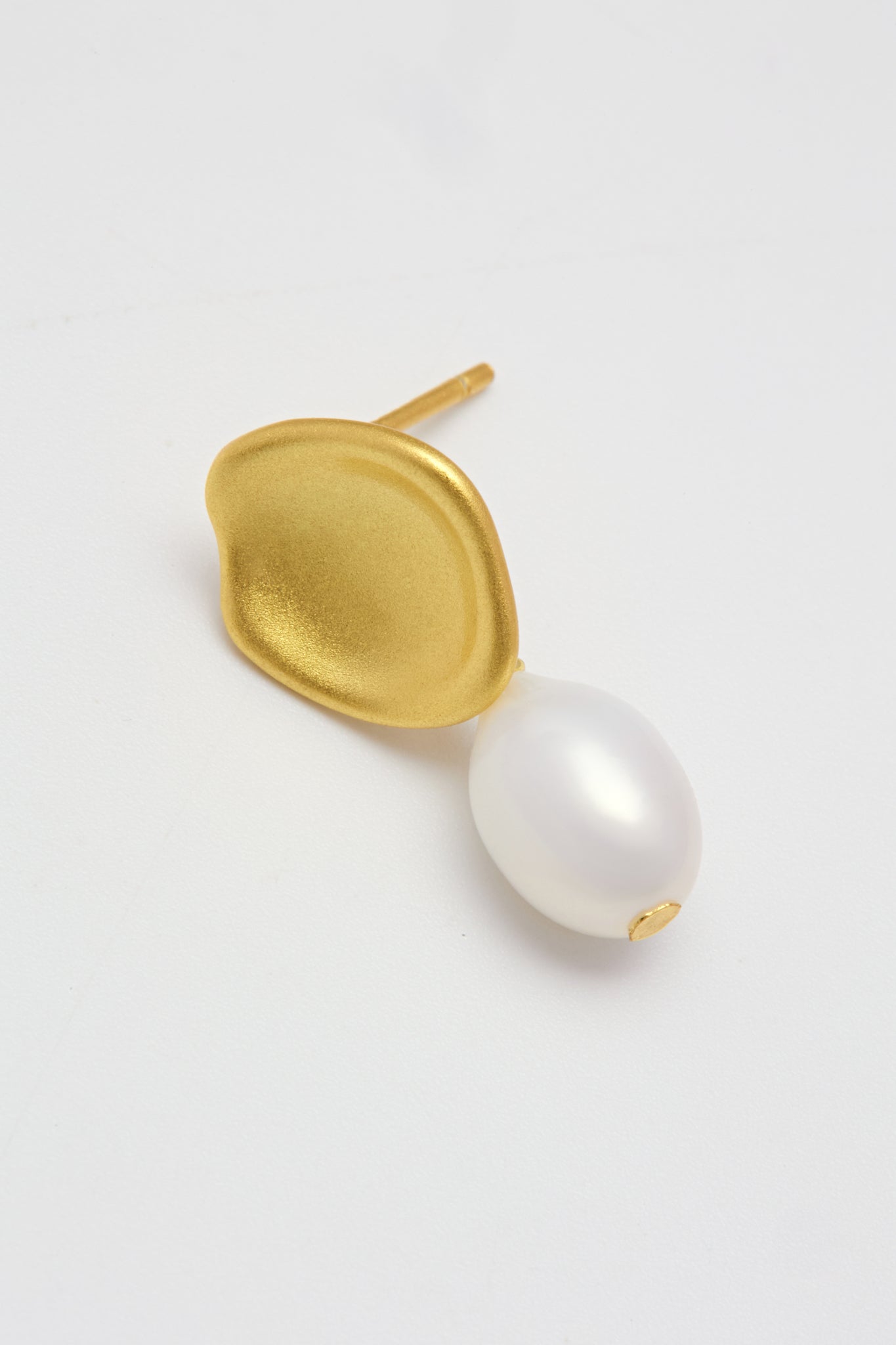 Sterling-Pearl drop earring