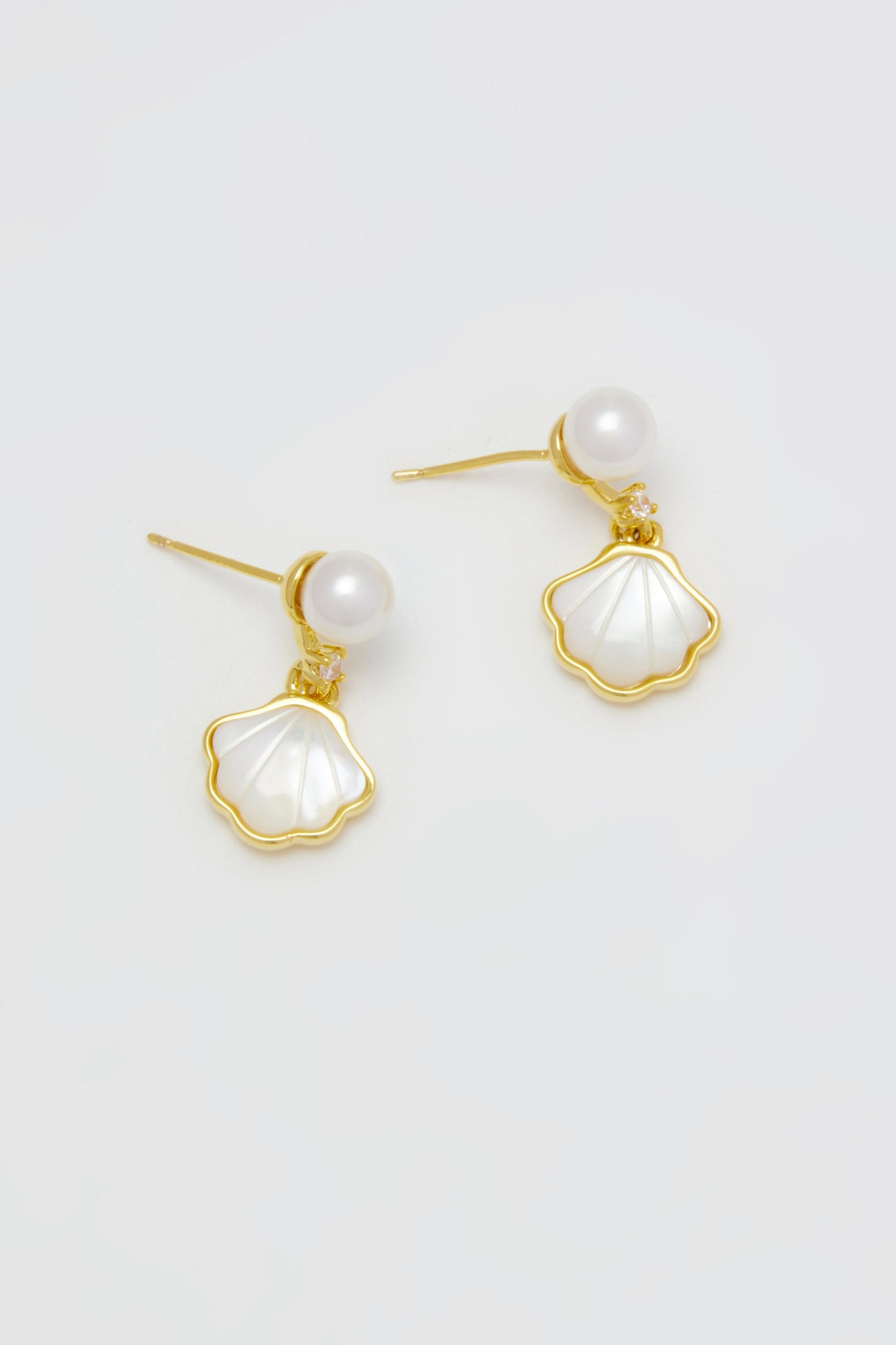 Seashell Mother of Pearl Stud Earrings